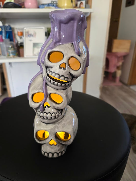 Ceramic Skull Stack Light-Up Halloween Decor – Purple